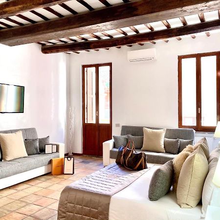 Fontana Di Trevi Private Luxury Apartaments روما المظهر الخارجي الصورة